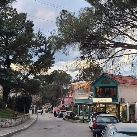 Near Center Homestay Tirana